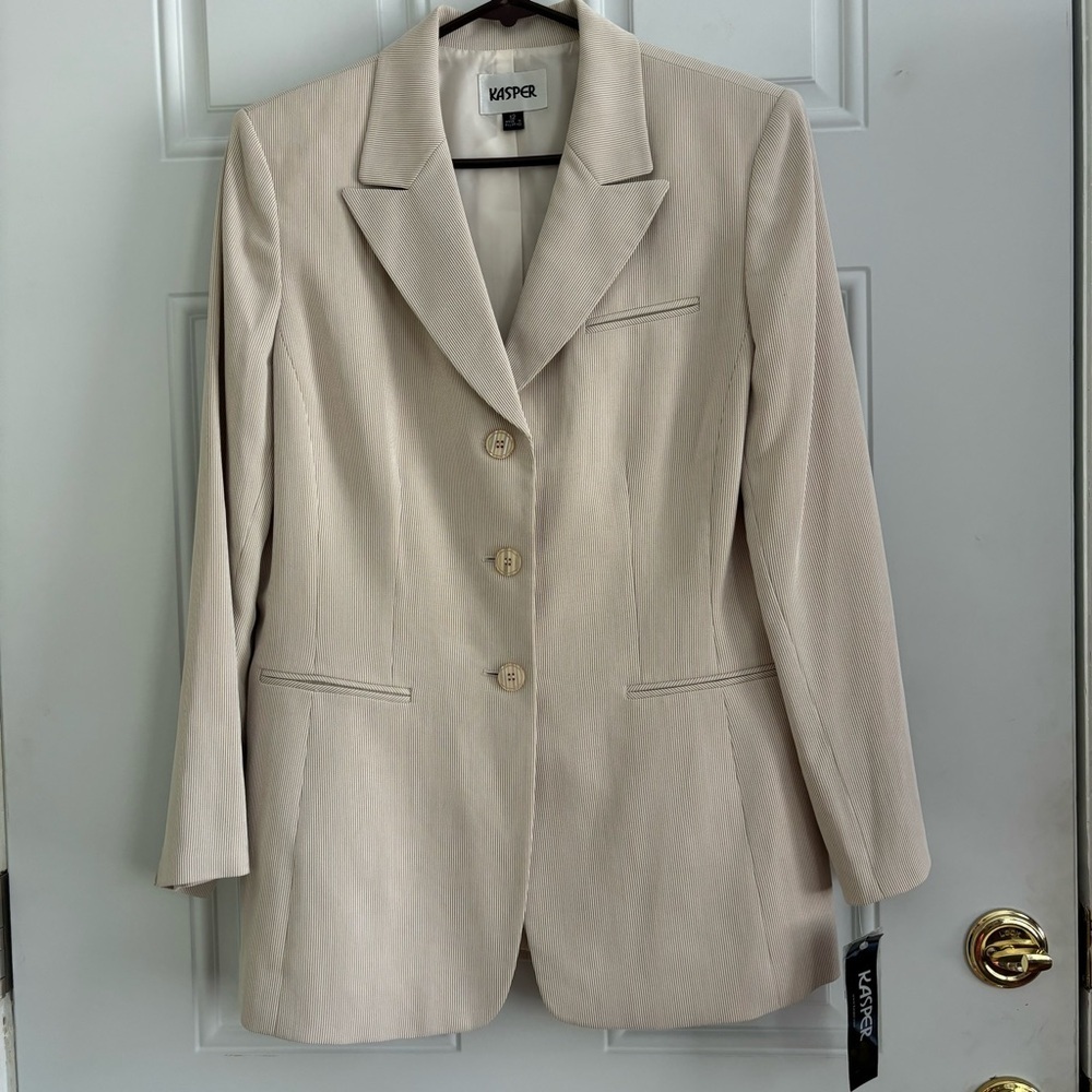 NWT Kasper Sand Color Pinstriped Blazer, Size 12